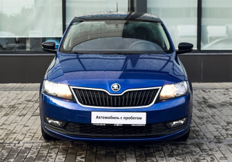 Подержанный автомобиль Skoda Rapid Liftback 2018 года (8 фото)