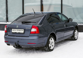 Подержанный автомобиль Skoda Octavia Liftback 2012 года (5 фото)