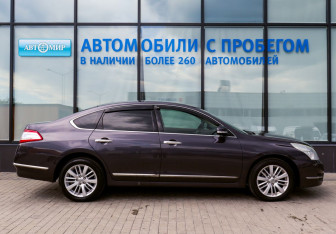 Подержанный автомобиль Nissan Teana 2012 года (6 фото)