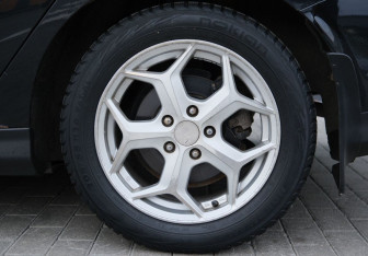 Подержанный автомобиль Ford Focus Sedan 2011 года (19 фото)