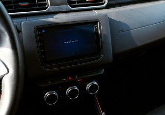 Подержанный автомобиль Renault Duster 2021 года (10 фото)