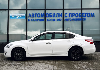 Подержанный автомобиль Nissan Teana 2014 года (2 фото)