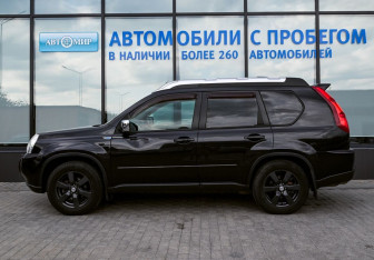 Подержанный автомобиль Nissan X-Trail 2010 года (2 фото)