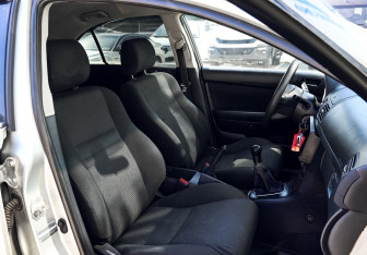 Подержанный автомобиль Toyota Avensis Sedan 2006 года (22 фото)