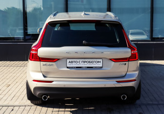 Подержанный автомобиль Volvo XC60 2018 года (4 фото)