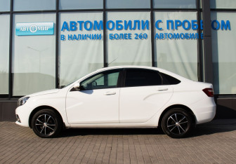 Подержанный автомобиль LADA (ВАЗ) Vesta Sedan 2018 года (2 фото)