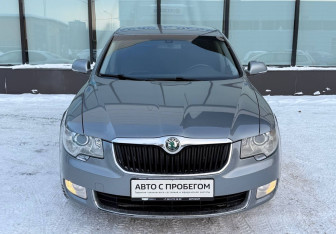 Подержанный автомобиль Skoda Superb Liftback 2012 года (8 фото)