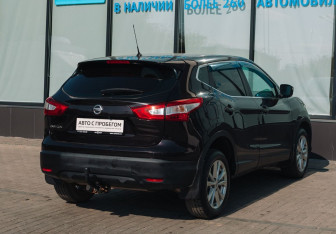 Подержанный автомобиль Nissan Qashqai 2014 года (5 фото)