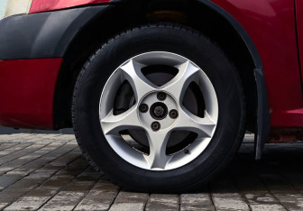 Подержанный автомобиль Renault Logan Sedan 2009 года (11 фото)