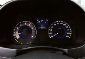 Подержанный автомобиль Hyundai Solaris Hatchback 2011 года (9 фото)