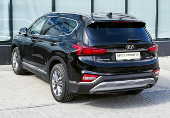Подержанный автомобиль Hyundai Santa Fe 2018 года (3 фото)
