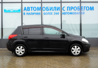 Подержанный автомобиль Nissan Tiida Hatchback 2011 года (6 фото)