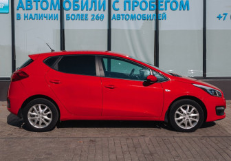 Подержанный автомобиль Kia Ceed Hatchback 2016 года (6 фото)