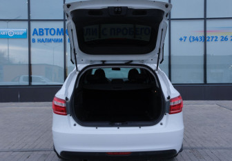 Подержанный автомобиль LADA (ВАЗ) Vesta Wagon 2019 года (19 фото)