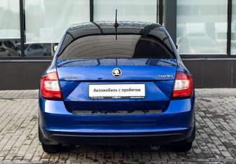 Подержанный автомобиль Skoda Rapid Liftback 2018 года (4 фото)