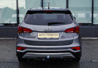 Подержанный автомобиль Hyundai Santa Fe 2015 года (17 фото)