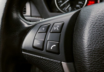 Подержанный автомобиль BMW X5 2013 года (13 фото)