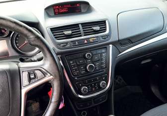 Подержанный автомобиль Opel Mokka 2012 года (15 фото)