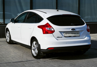 Подержанный автомобиль Ford Focus Hatchback 2012 года (3 фото)