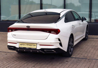 Подержанный автомобиль Kia K5 2021 года (5 фото)