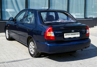 Подержанный автомобиль Hyundai Accent Sedan 2009 года (3 фото)