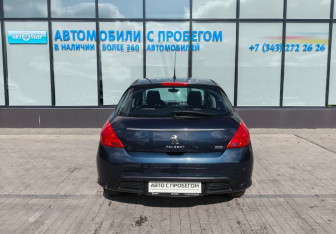Подержанный автомобиль Peugeot 308 Hatchback 2012 года (4 фото)