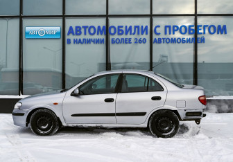 Подержанный автомобиль Nissan Almera Sedan 2001 года (2 фото)