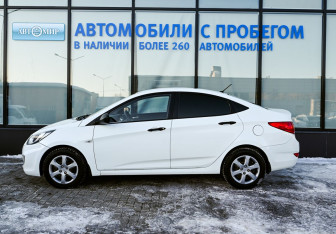 Подержанный автомобиль Hyundai Solaris Sedan 2011 года (2 фото)