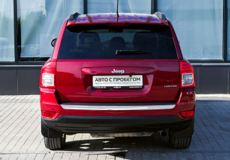 Подержанный автомобиль Jeep Compass 2012 года (4 фото)