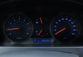 Подержанный автомобиль Chevrolet Epica 2010 года (14 фото)