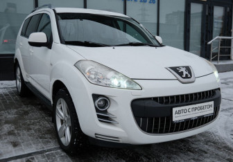 Подержанный автомобиль Peugeot 4007 2012 года (7 фото)