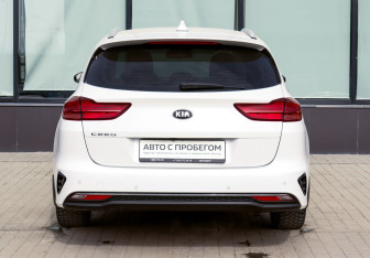 Подержанный автомобиль Kia Ceed Wagon 2021 года (4 фото)