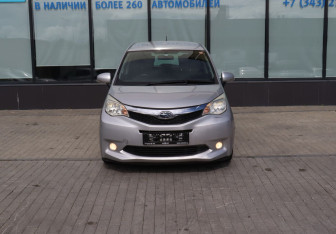Подержанный автомобиль Subaru Trezia 2013 года (8 фото)