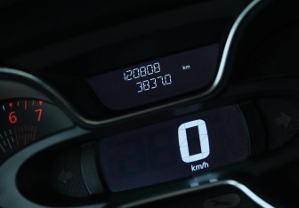 Подержанный автомобиль Renault Kaptur 2017 года (15 фото)