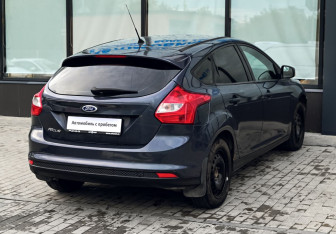 Подержанный автомобиль Ford Focus Hatchback 2012 года (5 фото)