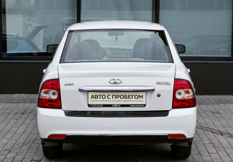 Подержанный автомобиль LADA (ВАЗ) Priora Sedan 2010 года (4 фото)