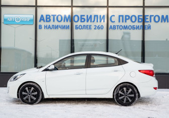 Подержанный автомобиль Hyundai Solaris Sedan 2011 года (2 фото)