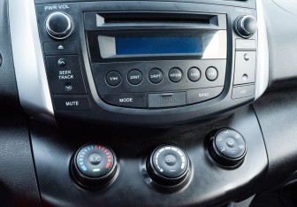 Подержанный автомобиль Lifan X60 2015 года (15 фото)