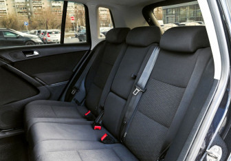 Подержанный автомобиль Volkswagen Tiguan 2012 года (15 фото)