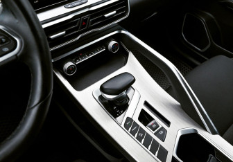 Подержанный автомобиль Geely Coolray 2023 года (9 фото)