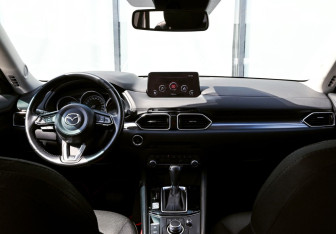 Подержанный автомобиль Mazda CX-5 2021 года (18 фото)
