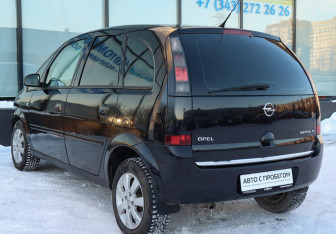 Подержанный автомобиль Opel Meriva 2008 года (3 фото)