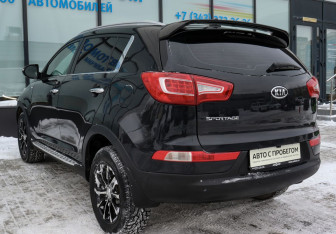 Подержанный автомобиль Kia Sportage 2010 года (3 фото)
