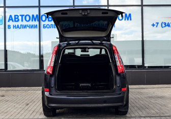 Подержанный автомобиль Ford C-MAX 2007 года (19 фото)