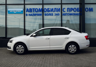 Подержанный автомобиль Skoda Octavia Liftback 2020 года (2 фото)