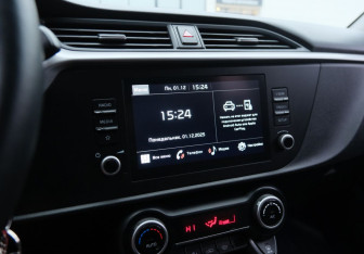 Подержанный автомобиль Kia Rio Sedan 2022 года (12 фото)