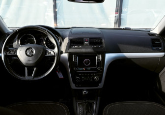 Подержанный автомобиль Skoda Yeti 2016 года (18 фото)