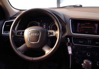 Подержанный автомобиль Audi Q5 2011 года (20 фото)