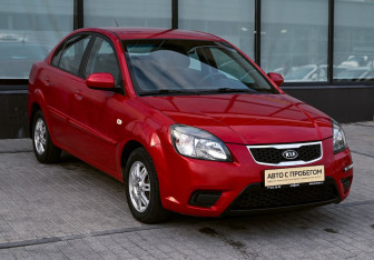 Подержанный автомобиль Kia Rio Sedan 2011 года (7 фото)