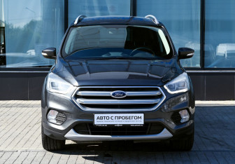 Подержанный автомобиль Ford Kuga 2019 года (8 фото)